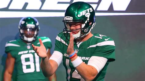The latest tweets from @nyjets Jets don new uniforms for first time in 20 years - ABC7 ...