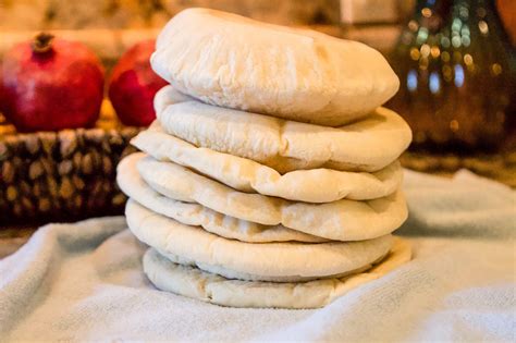 Pita bread is simple to make, puffs up like a balloon, and like most other breads, it is best enjoyed fresh. Easy Pita Bread | Homemade Middle Eastern Pita Bread From ...