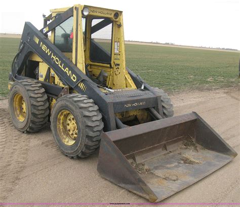 New Holland L785 Skid Steer In Maize Ks Item E3024 Sold Purple Wave