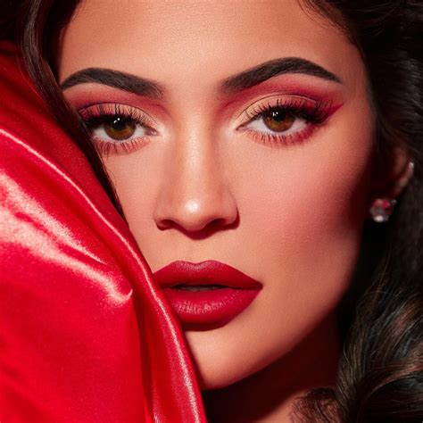 Kylie Jenner Kylie Cosmetics Holiday Collection 2019