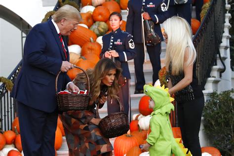 Trumps hand out Halloween candy, greet kids at White House - Sentinel