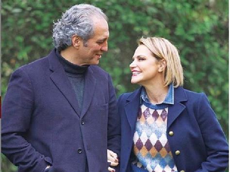 Giovanni terzi è figlio di antonio giovanni battista terzi, giornalista e scrittore. Simona Ventura e Giovanni Terzi incontenibili: "Parole non ...