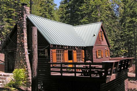 For a private retreat away from the bustle of city life, a cozy cabin in sierra nevada or along the shore of lake tahoe is the perfect rental. Gundy's Getaway | Classic Tahoe Log Cabin Carnelian Bay ...