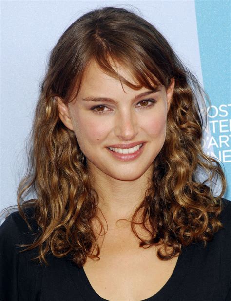 She followed this by appearing in michael mann's crime thriller heat (1995), ted demme's romantic comedy beautiful girls (1996), and tim burton's science fiction comedy. Natalie Portman Height Weight Age Affairs Body Stats