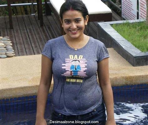 Hot Desi Girls Hot Tamil Beautiful Girls In Swimming Pool From Tamil Nadu Dating Girls Online