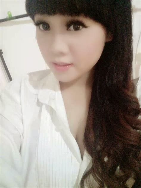 Cute Chinese Girl Selfie Omg Look At My Eyes