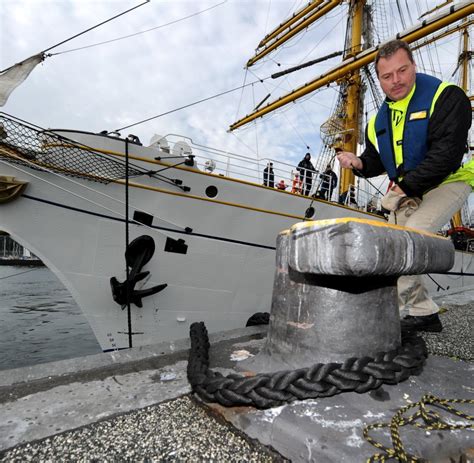 5133644 ) is a training ship built in 1958 and currently sailing under the flag of germany. Segelschulschiff : „Gorch Fock" in Kieler Heimathafen ...