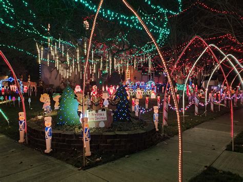 These 5 Homes In Columbus Ohio Went All Out With Their Light Displays
