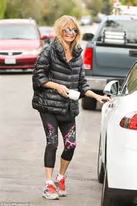 Goldie Hawn Flaunts Her Sensational Pins In Printed Yoga Pants Out And About In La Daily Mail