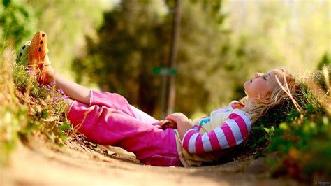 Cute Baby Girl Sleep On Walkway In Summer Hd Wallpaper