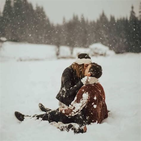 Grafika Kiss Snow And Couple Winter Couple Pictures Snow