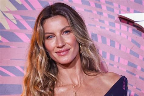 Tom Bradys Ex Gisele Looks Flawless As She Takes Carnival By Storm