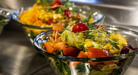 KNACKIG FRISCHE SALATE
