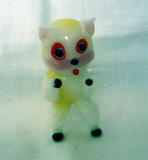 Blown Glass Feisty Cat Figurine Tiny White Perfect Vintage Cm1355