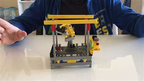 William Lego Tyler Mini Fabbrica Portatile Con Braccio Robotico Kuka