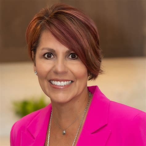 Cindy Lopez Davenport Ia Real Estate Team Memberassociate Remax