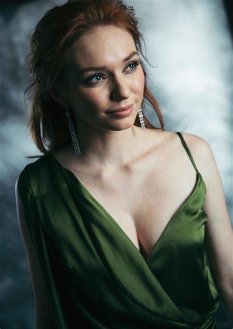 Eleanor Tomlinson Hot And Spicy Navel Images And Hd Pictures