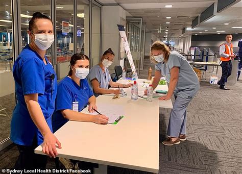 Coronavirus Nurses On The Frontline At Sydney Airport Daily Mail Online