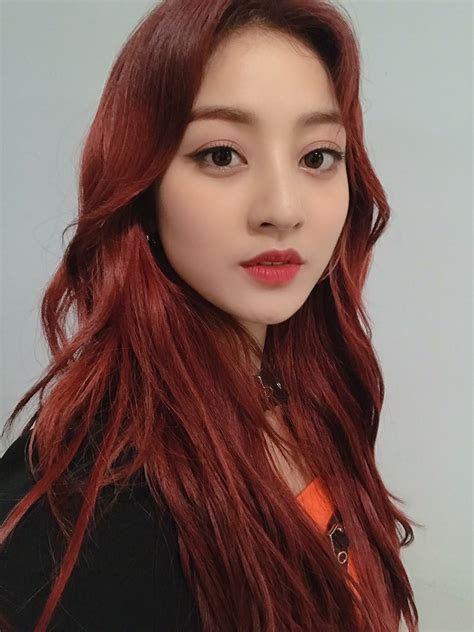 Pin De 𝐉𝐞𝐧𝐧𝐢𝐞 Em Jihyo┇지효 Jihyo Twice Beleza Asiática Kpop