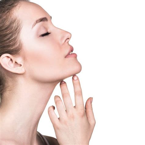 How To Tighten Sagging Skin Under The Chin Sagging Skin Chin Skin