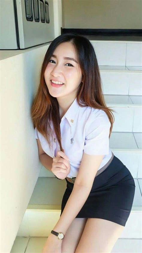 Pink Thai University Girl ผู้หญิง