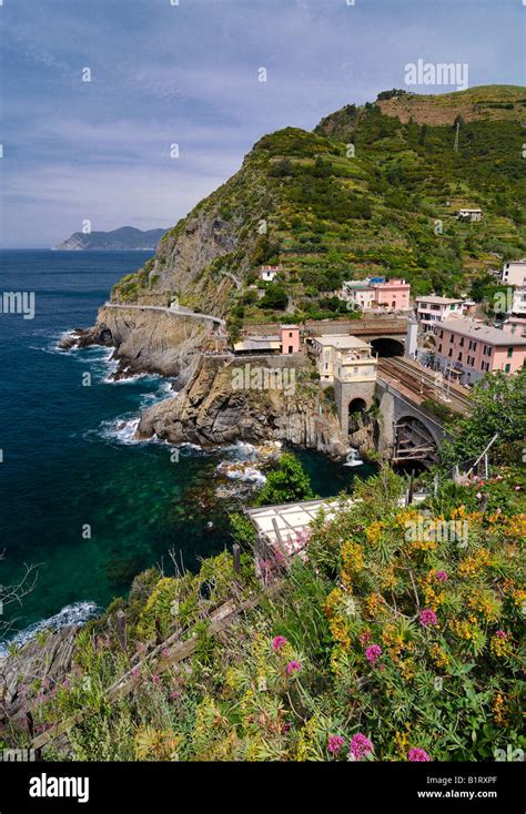 Train Italy Southern Countryside Hi Res Stock Photography And Images