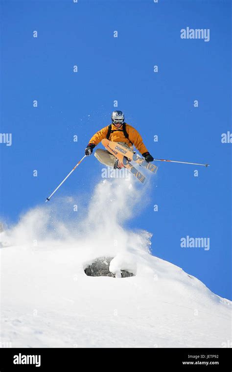 Skier In Action Skifahrer In Aktion Stock Photo Alamy