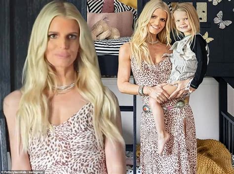 Jessica Simpson Shows Off Dramatic 100lb Weight Loss In New Ad Daily Mail Online