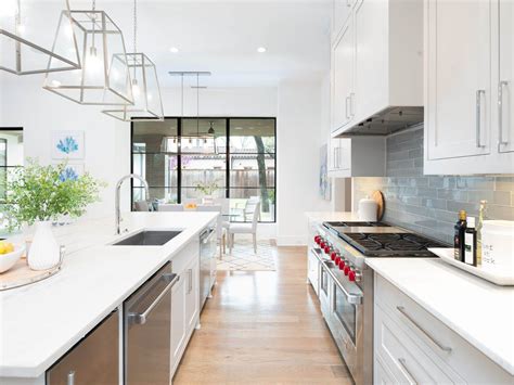 The secret to making white kitchen appliances look chic. Pin on Pro Ranges