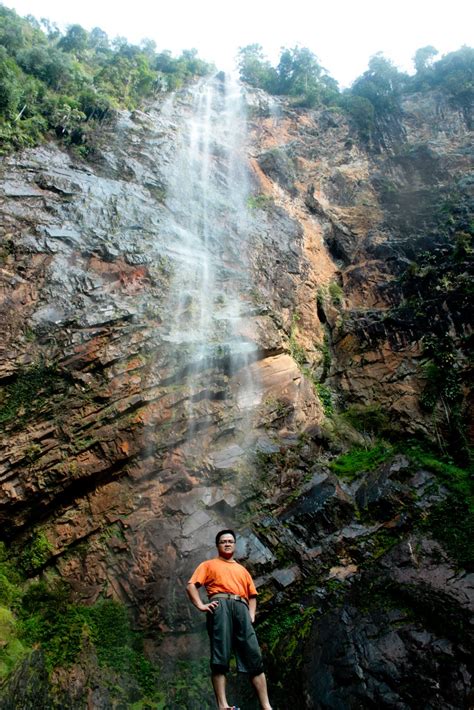 We hiked up this mountain twice on different days but couldn't see beautiful sunrise. Nick Photography 黄继稻: Rainbow Waterfall Sungai Lembing ...