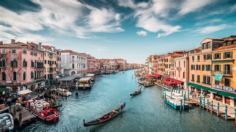 Boats In Venice Italy Wallpaper Id5718
