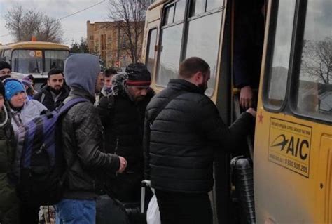 ukraine war thousands are rescued from sumy as first successful evacuation of city carried out