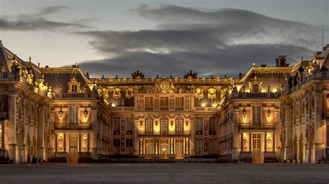 24/7 guest servicing, luxury amenities, internet access The Palace Of Versailles Is Offering Virtual Tours And We Love It!