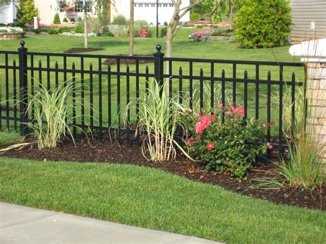 Front Yard Fences For Dogs