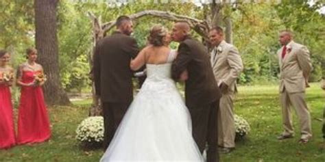 Father Of The Brides Sweet Gesture Has Step Dad Crying