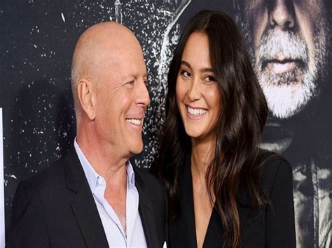 Bruce Willis Emma Heming Renew Wedding Vows Amid Actors Dementia