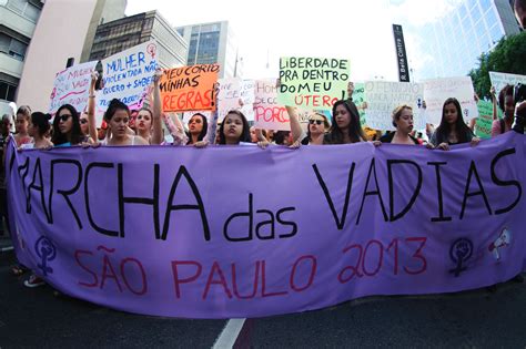 Ebc Marcha Das Vadias Em Sp Pede Que Mulheres Denunciem Agress Es