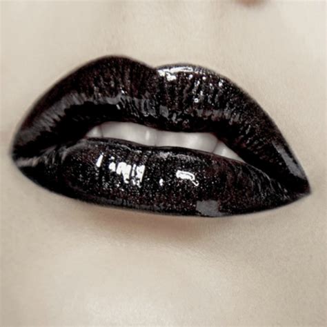 Beauty Black Lips With Tutorial