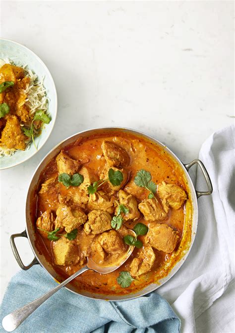 Stir in 1 cinnamon stick, 1 tbsp ground coriander, 1 tsp ground cumin, 1 tsp ground turmeric and ½ tsp fennel seeds, then add 750g leg of lamb. 15 Quick and Easy Chicken Curry Recipes - olive magazine