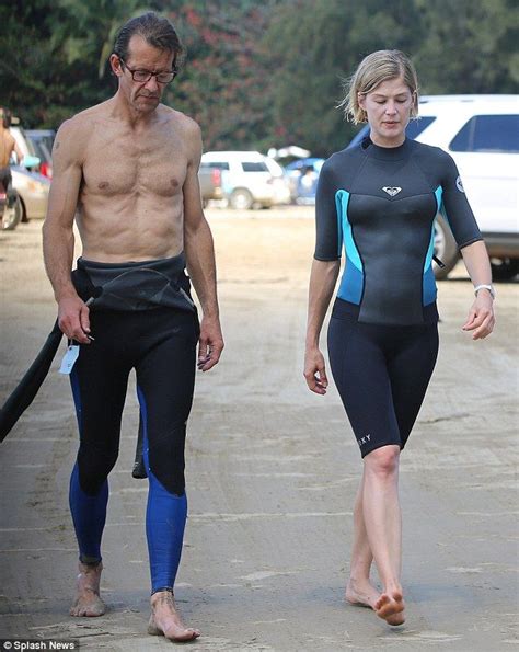 Rosamund Pike 35 Shows Off Her Sculpted Abs As She Hits The Beach