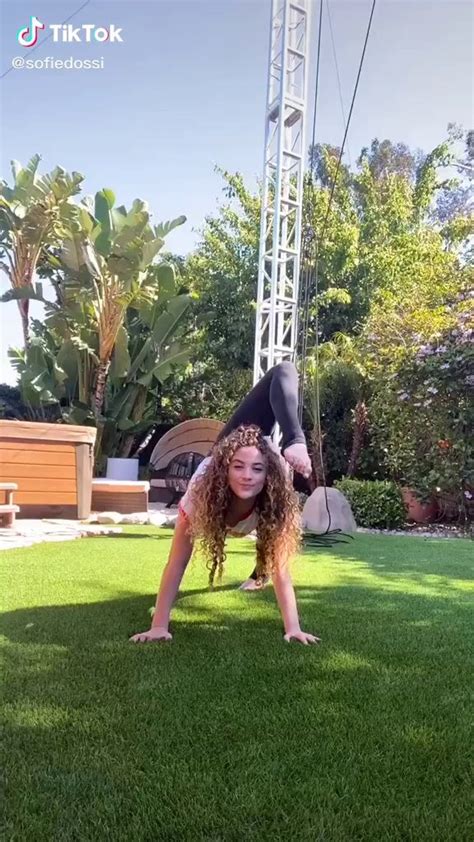 Sofie Dossi Tiktok Video 04 18 2020 Sofie Dossi Dance Photography Poses Gym Workout For