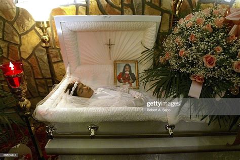 Nixzmary Browns Body Lies In A Casket At Her Wake At The Ortiz Photo Dactualité Getty Images