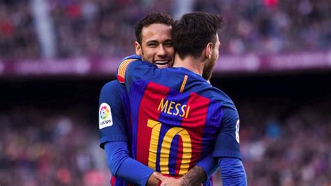 Find out what house the argentinian attacking midfielder. Neymar Sends Message to Messi After PSG Draw Barcelona ...