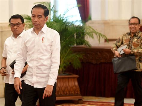 Foto Jokowi Setuju Revisi Uu Kpk Tagar