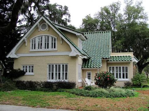 Green Roofs And Great Savings Green Roof House House Paint Exterior