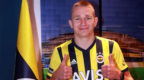 Attila árpád szalai is a hungarian football player who currently plays for fenerbahçe. Ο Szalai έγινε ο δεύτερος ουγγρικός παίκτης της Fenerbahçe - Phile.News