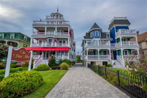 Houses Along Beach Avenue In Cape May New Jersey Redaktionell