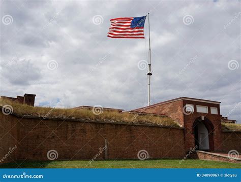 Bandera Sobre El Fuerte Mchenry Imagen De Archivo Imagen De Estados