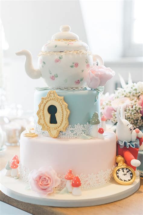 Alice In Wonderland Cake Wedding And Party Ideas 100 Layer Cake