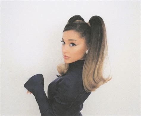 Ariana Grande Slays As She Unveils Mtv Vmas 2020 Outfit Metro News